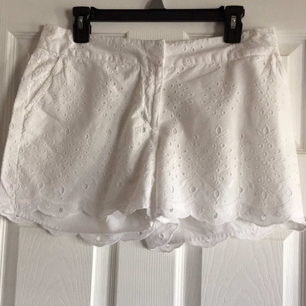 Crown & Ivy white scalloped shorts